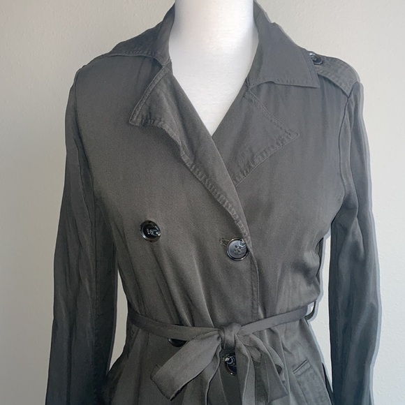 FOREVER 21 button down olive green mini dress with tie in women’s size small - Picture 3 of 9